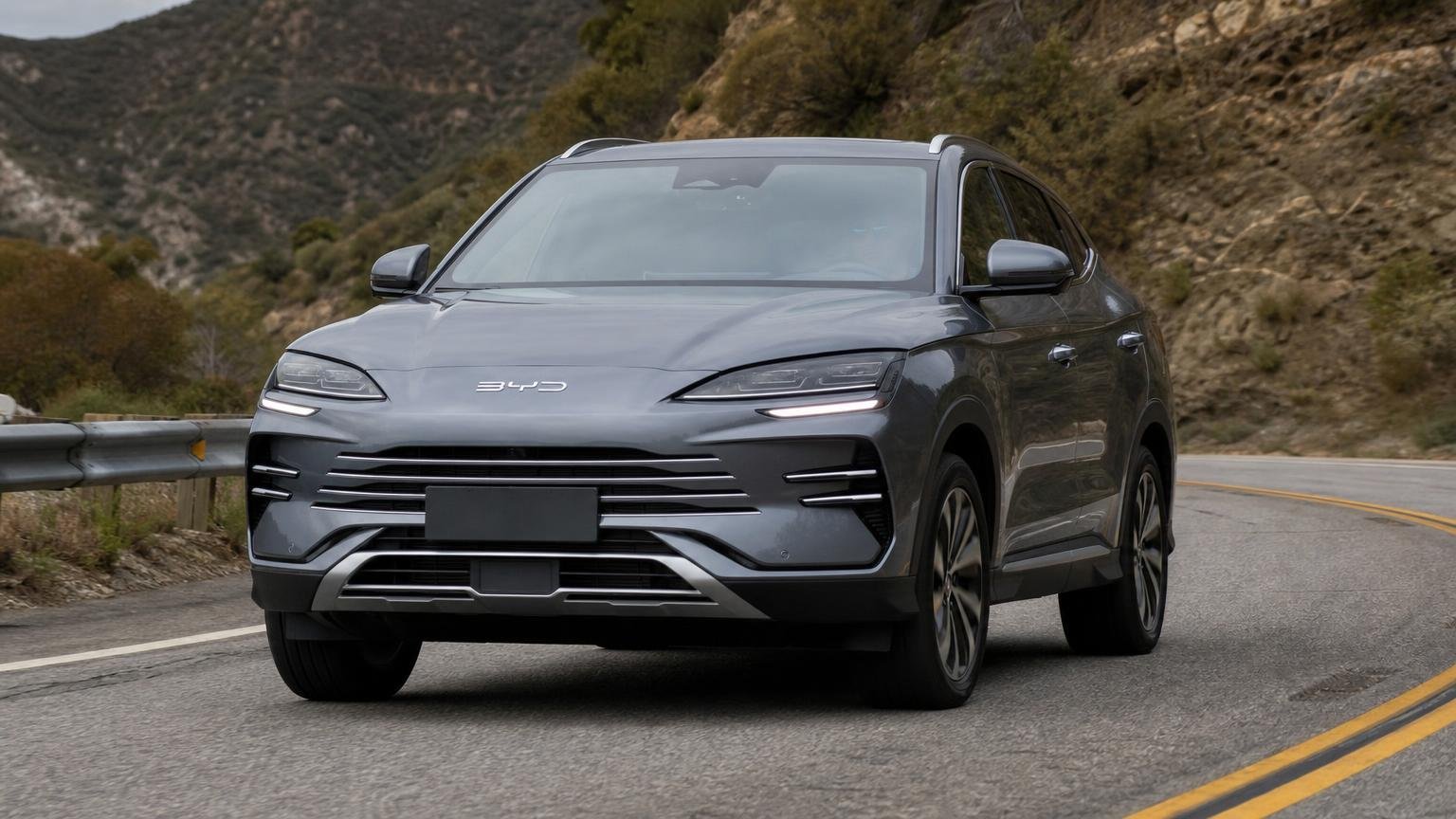 Nos subimos al nuevo BYD Song Plus: el SUV chino que le quiere pelear el mercado a la Toyota SW4
