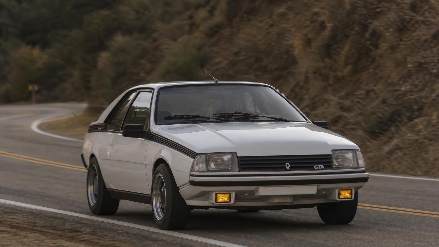 Manejamos un Renault Fuego GTA original en 2026 y entendimos por qué nadie lo olvida